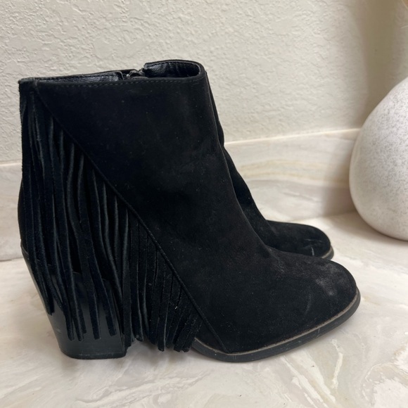 Forever 21 Black Booties - Picture 2 of 9